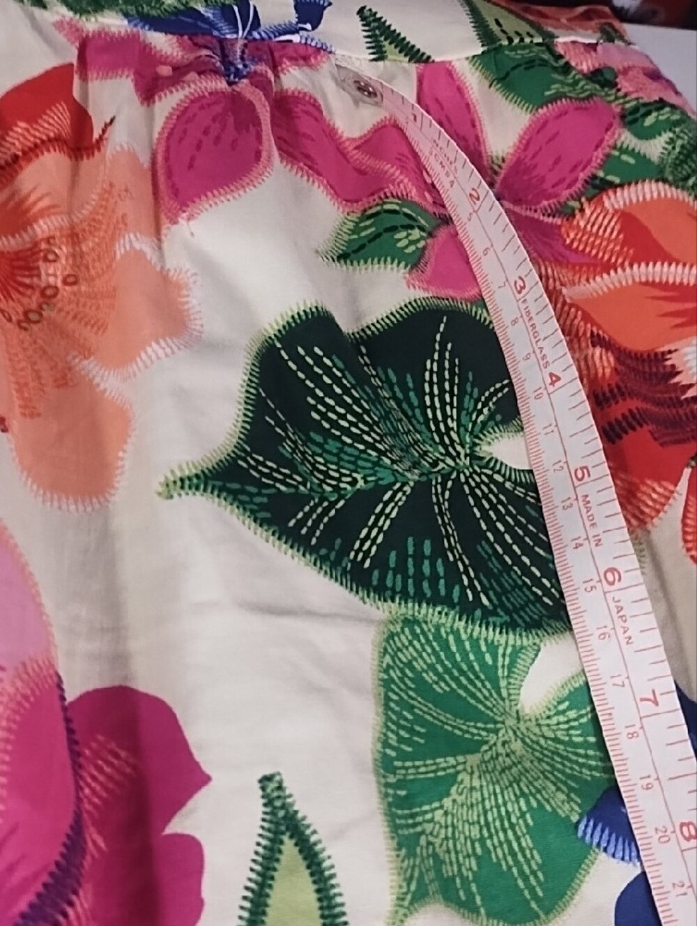 Sleeveless Cream Maxi Dress with Vibrant Tropical Floral Print Pockets - Picture 10 of 15